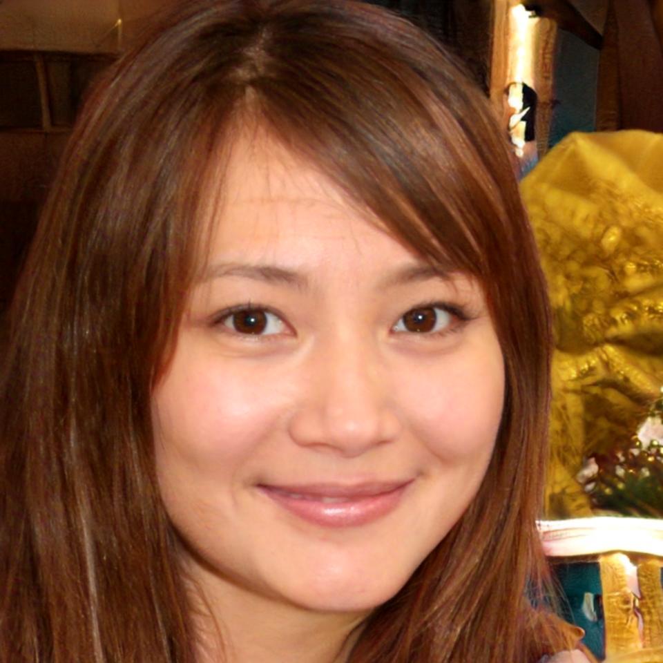 Financial education specialist teaching investment concepts